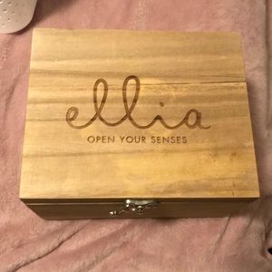 Essential oil storage box